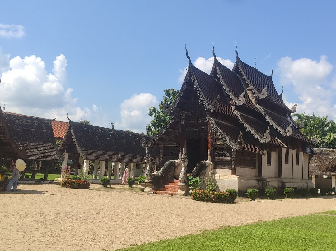Wat Ton Kwen (Wat Intharawat)-限隆必去景点