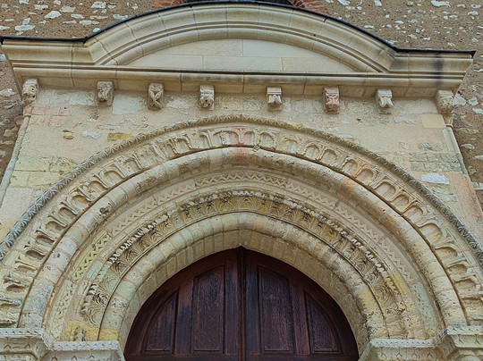 Église Saint-Lubin à Landes-le-Gaulois