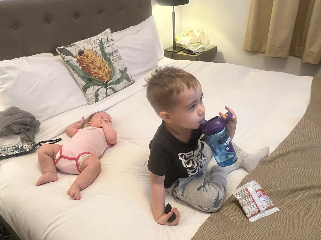 三姐妹汽车旅馆主图