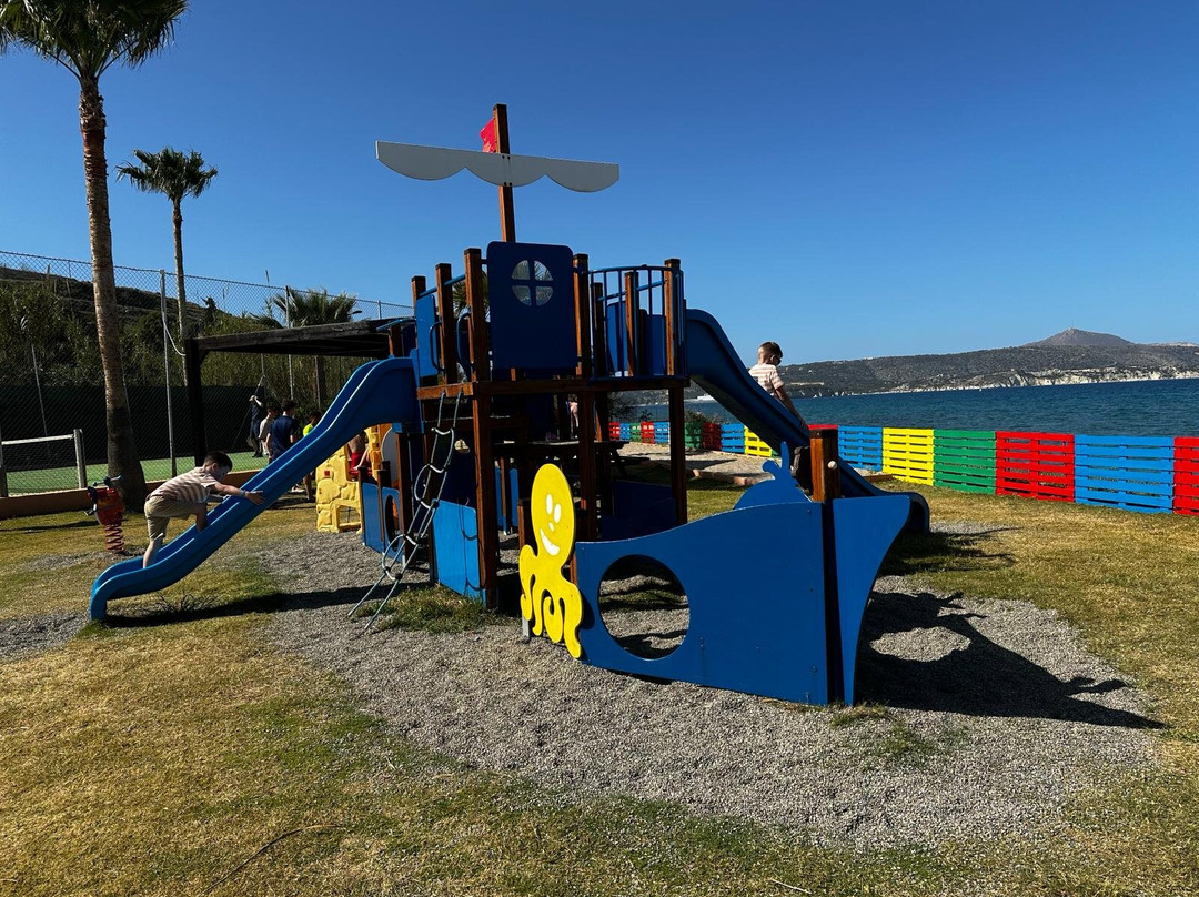 Kiani Beach Resort主图