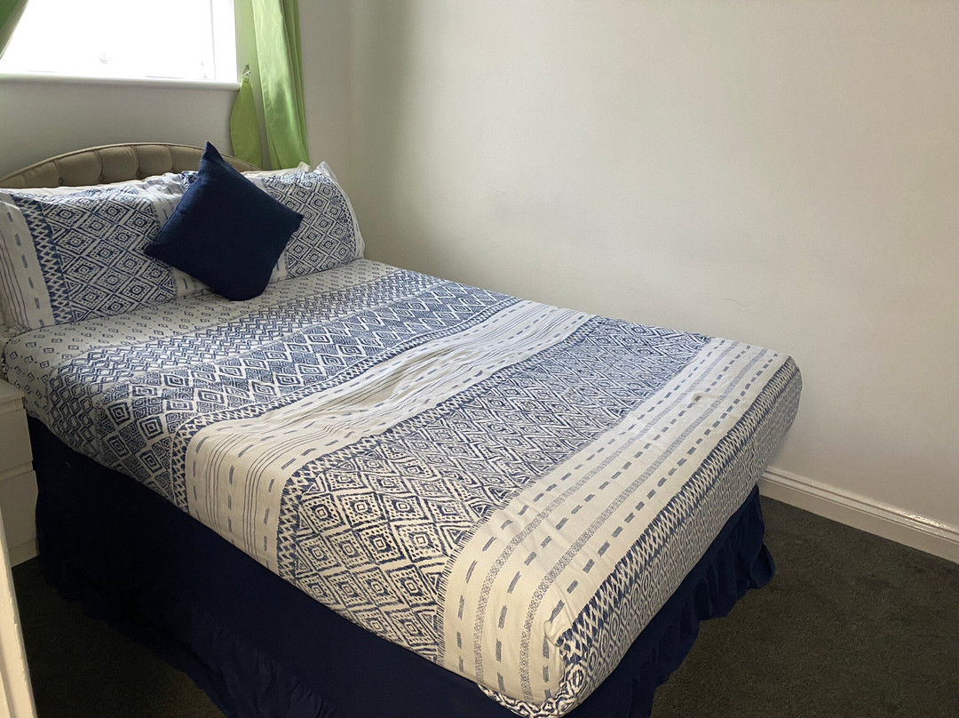 Gatwick Castle B&B主图