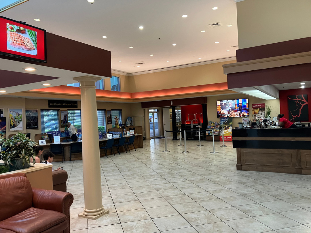 华美达港威酒店主图