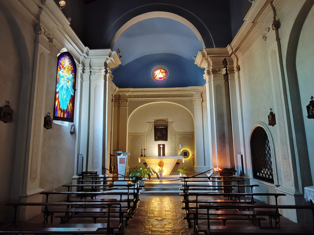 Chiesa di Santa Maria del Giglio-佩斯卡亚堡必去景点