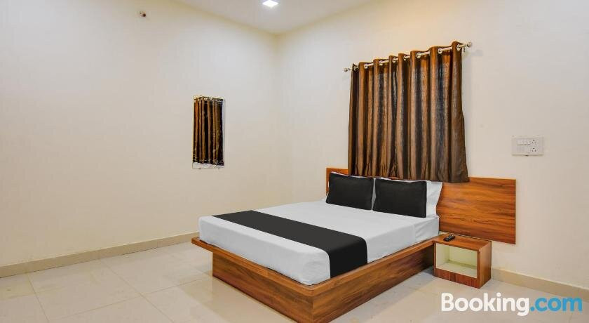 OYO Pratik Lodging