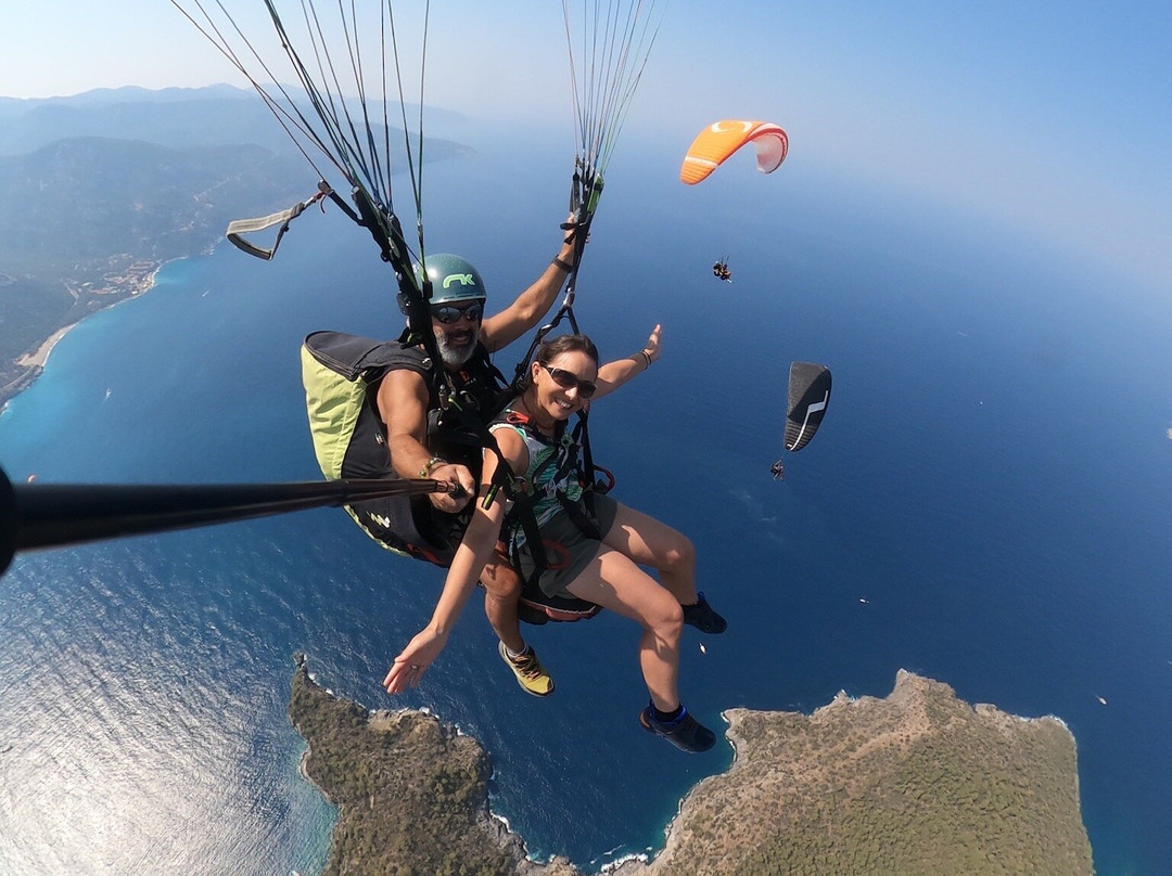 Airborne Paragliding景点图片