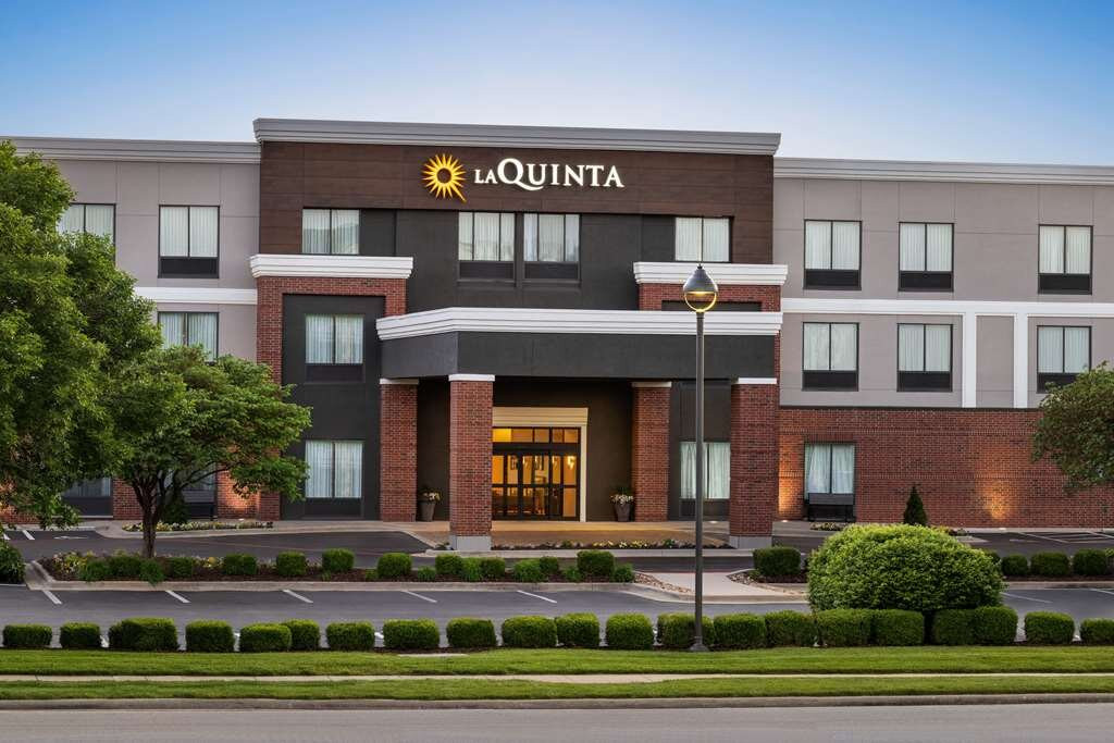 La Quinta Inn & Suites by Wyndham Springfield Airport Plaza主图
