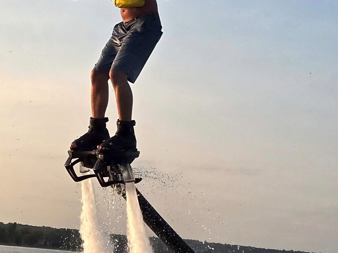 Find A Way Flyboarding景点图片