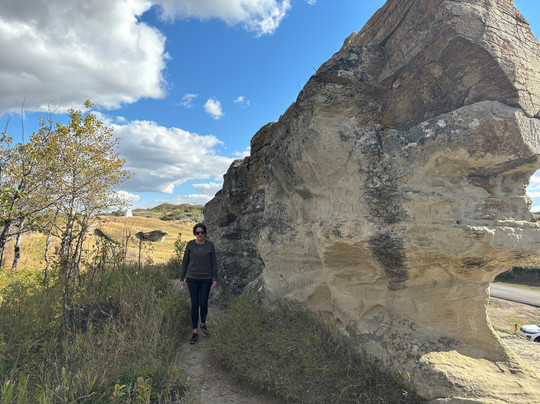 La Roche Percee Provincial Historic Site & Short Creek Cairn-Roche Percee必去景点