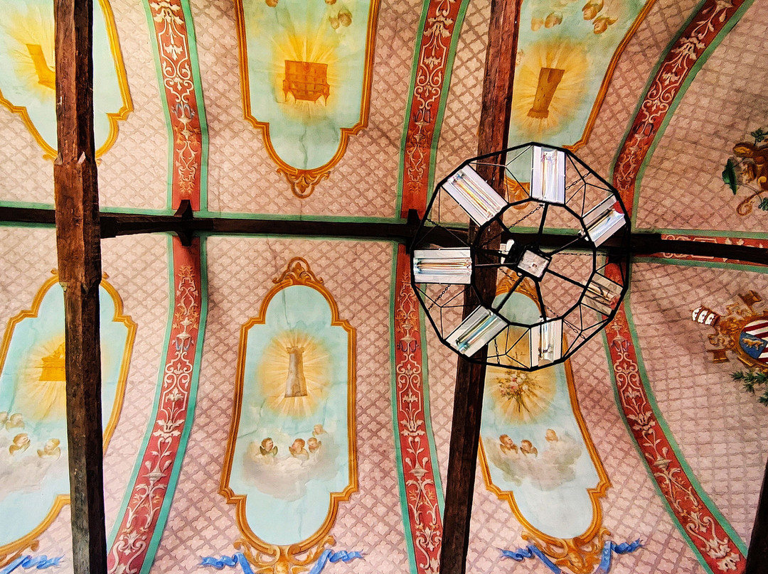 Église Paroissiale  Saint-Caprais-伊瓦勒马龙必去景点