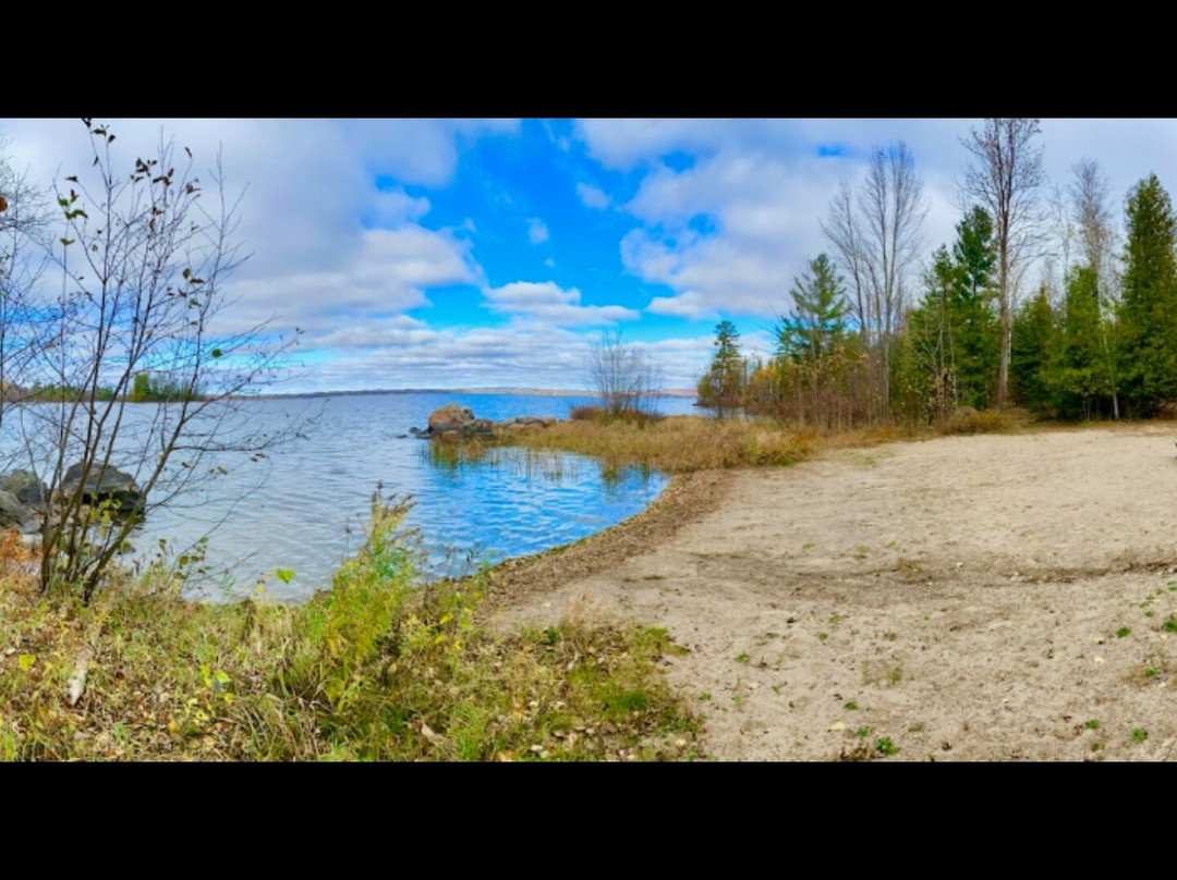 Lakepoint Cottage Resort主图