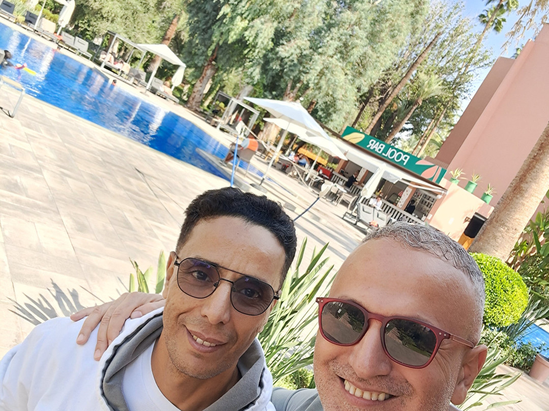 肯兹玫瑰园酒店主图