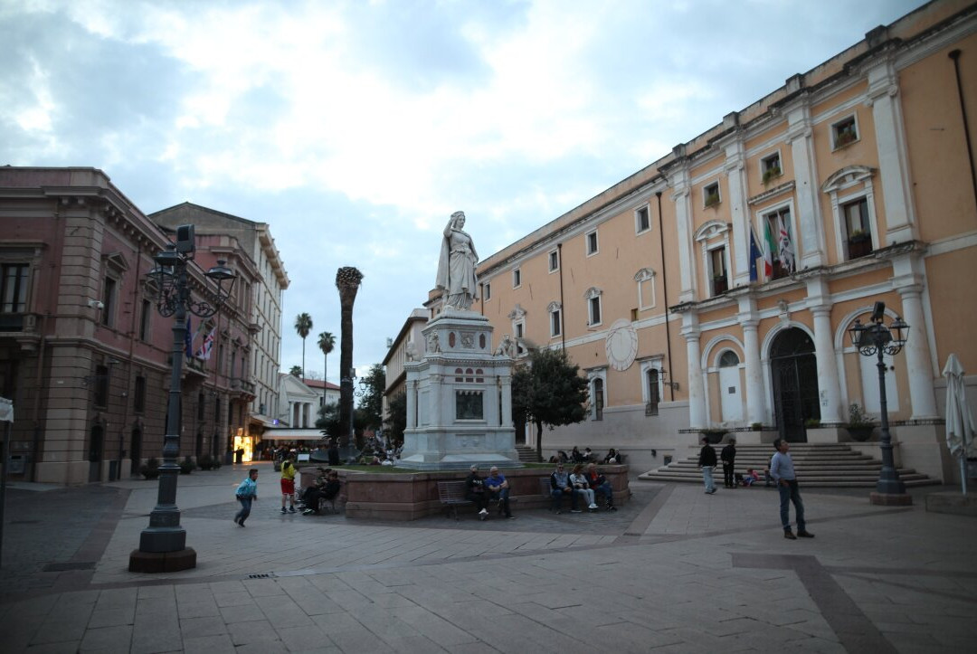 Statua di Eleonora D'Arborea-奥里斯塔诺省必去景点