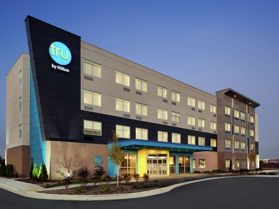 Tru by Hilton Milwaukee Brookfield
