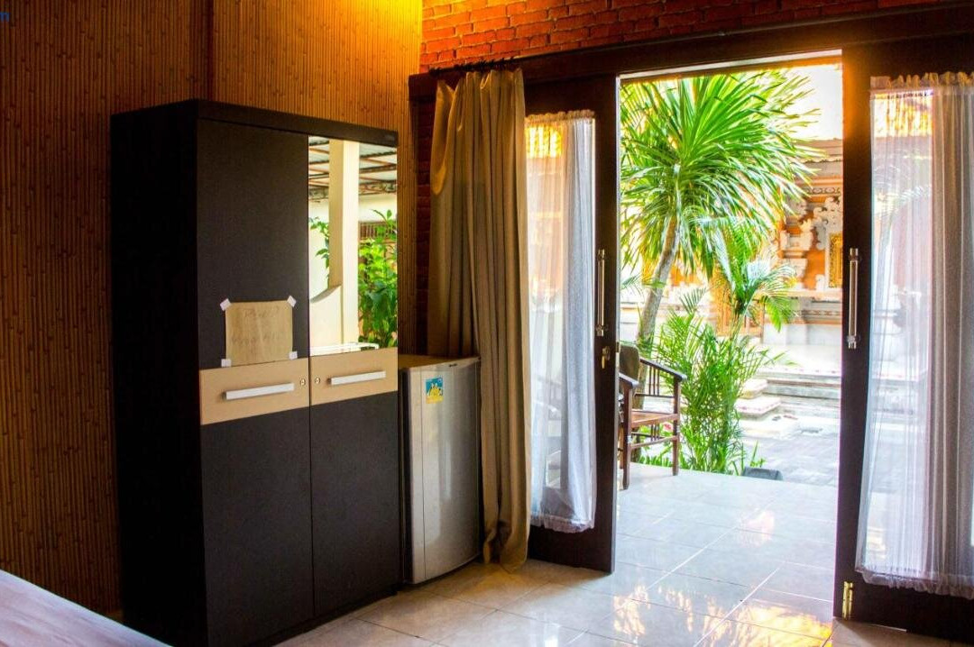 Serangan酒店住宿-雷叶雷叶房酒店