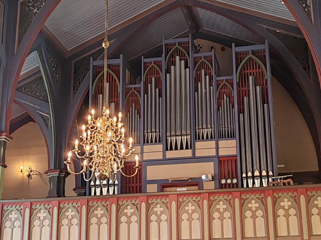 Sør-Vågsøy Church景点图片