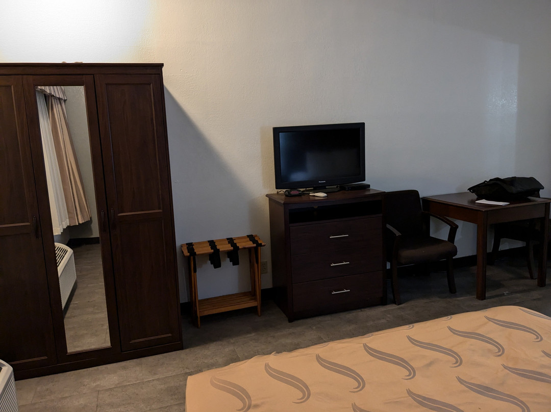 Suburban Studio Kansas City Airport North主图