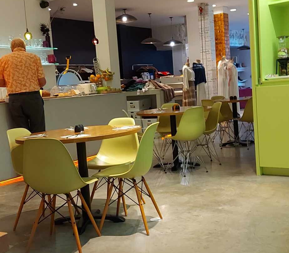 科尔比加尔酒店主图