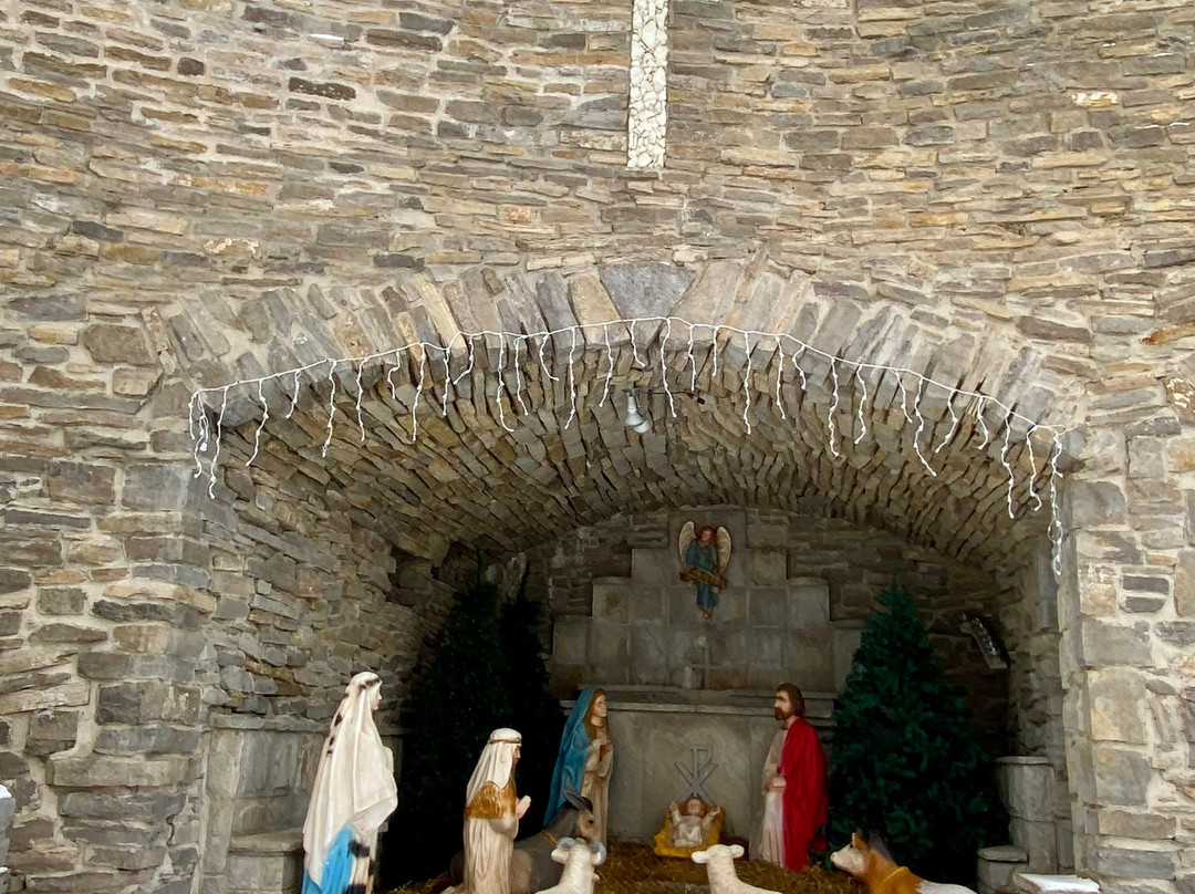 Our Lady of the Woods Shrine景点图片