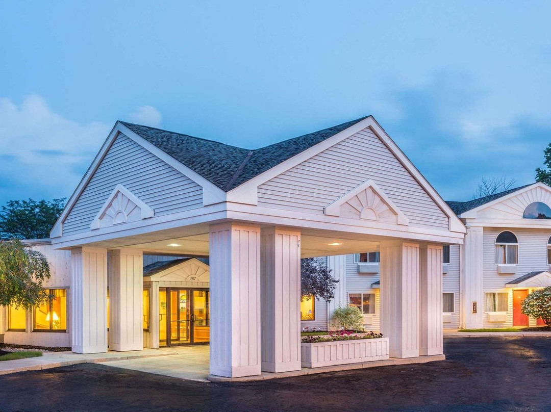 Days Inn by Wyndham Tiffin