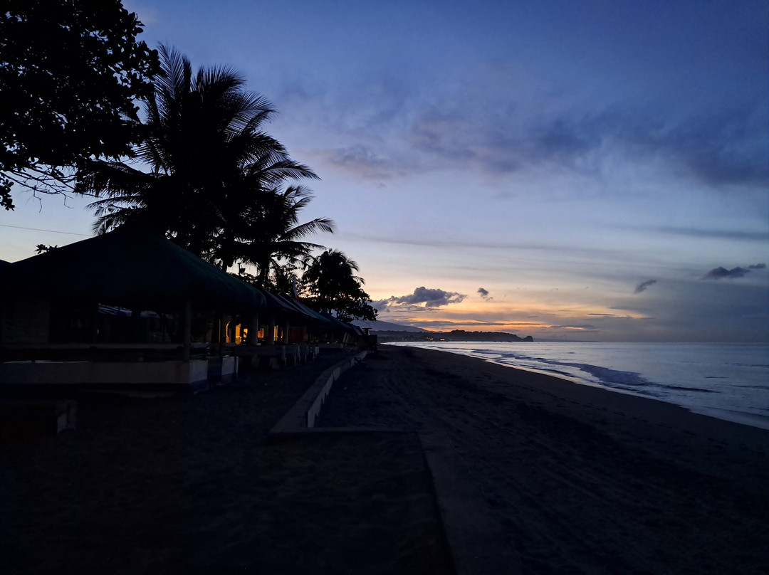 Waterfront Beach Resort主图