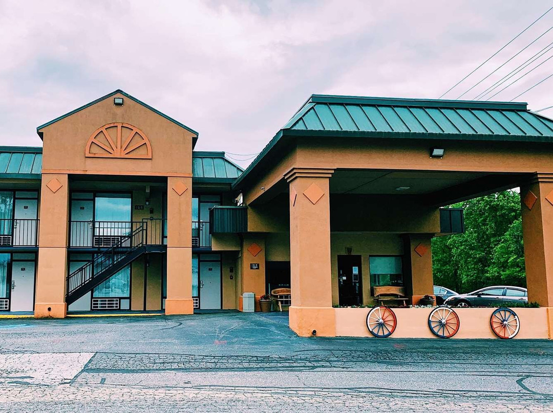 Super 8 by Wyndham Marion NC