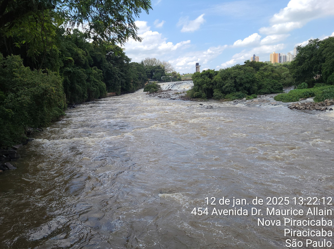 Parque da Rua do Porto-皮拉西卡巴必去景点