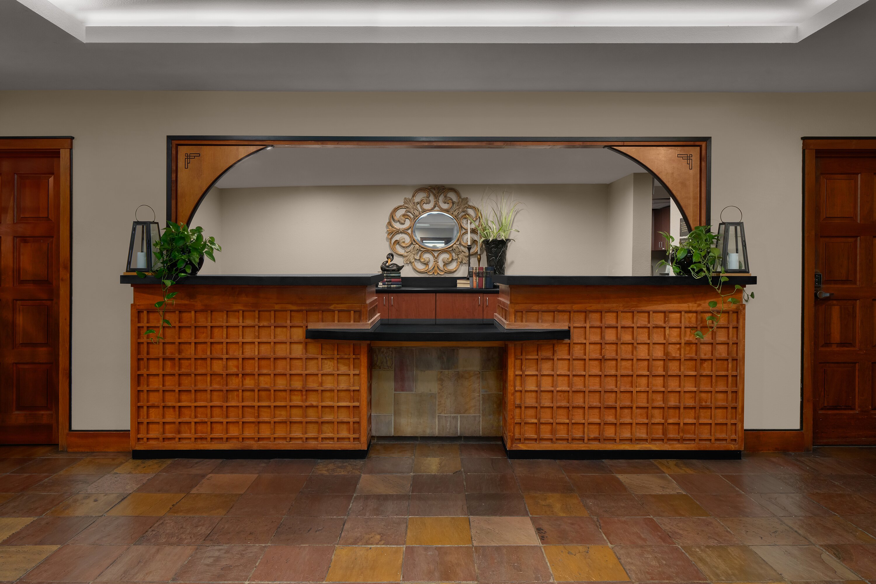 伦顿拉克斯珀兰丁全套房酒店-官方