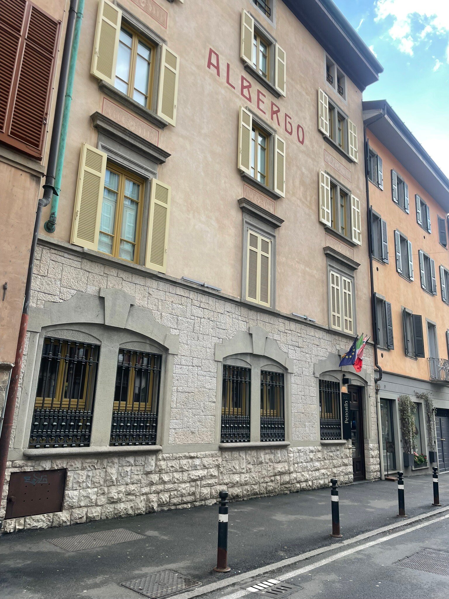 贝加莫彼得罗妮拉酒店-官方