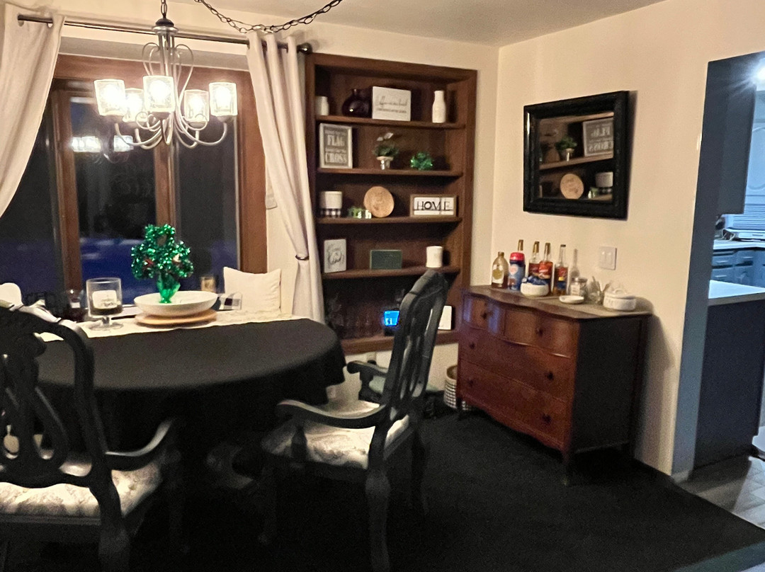 Otter Creek Inn Fireplace & Jacuzzi Suites主图