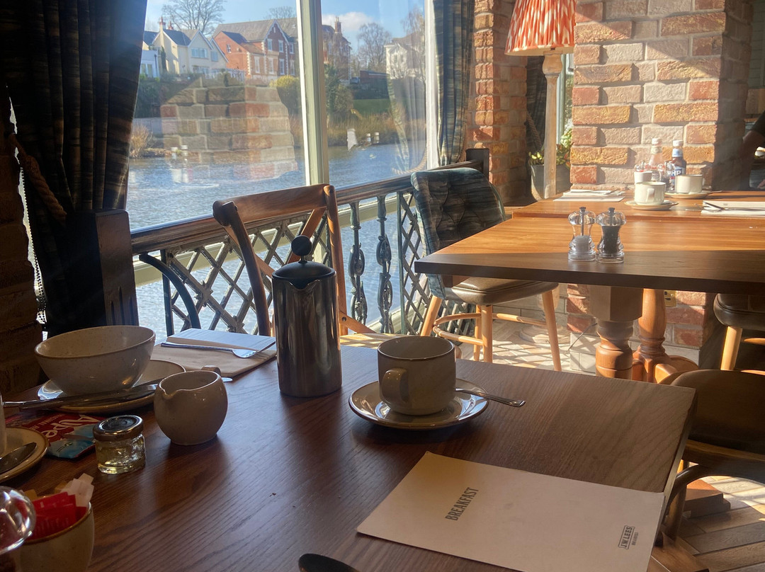 The Boathouse & Riverside Rooms主图