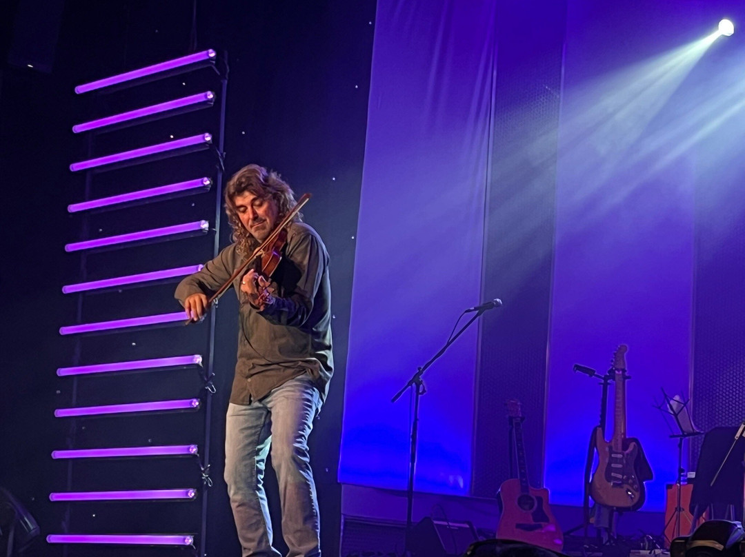 A Garth Tribute-布兰森必去景点