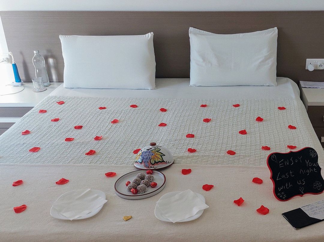 Escape to St Julians主图