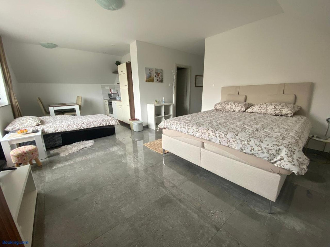 Apartma Azurre