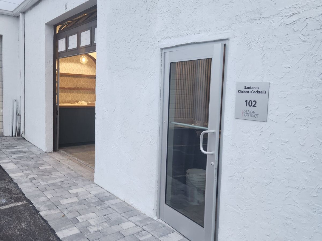 Santana's Kitchen and Cocktails