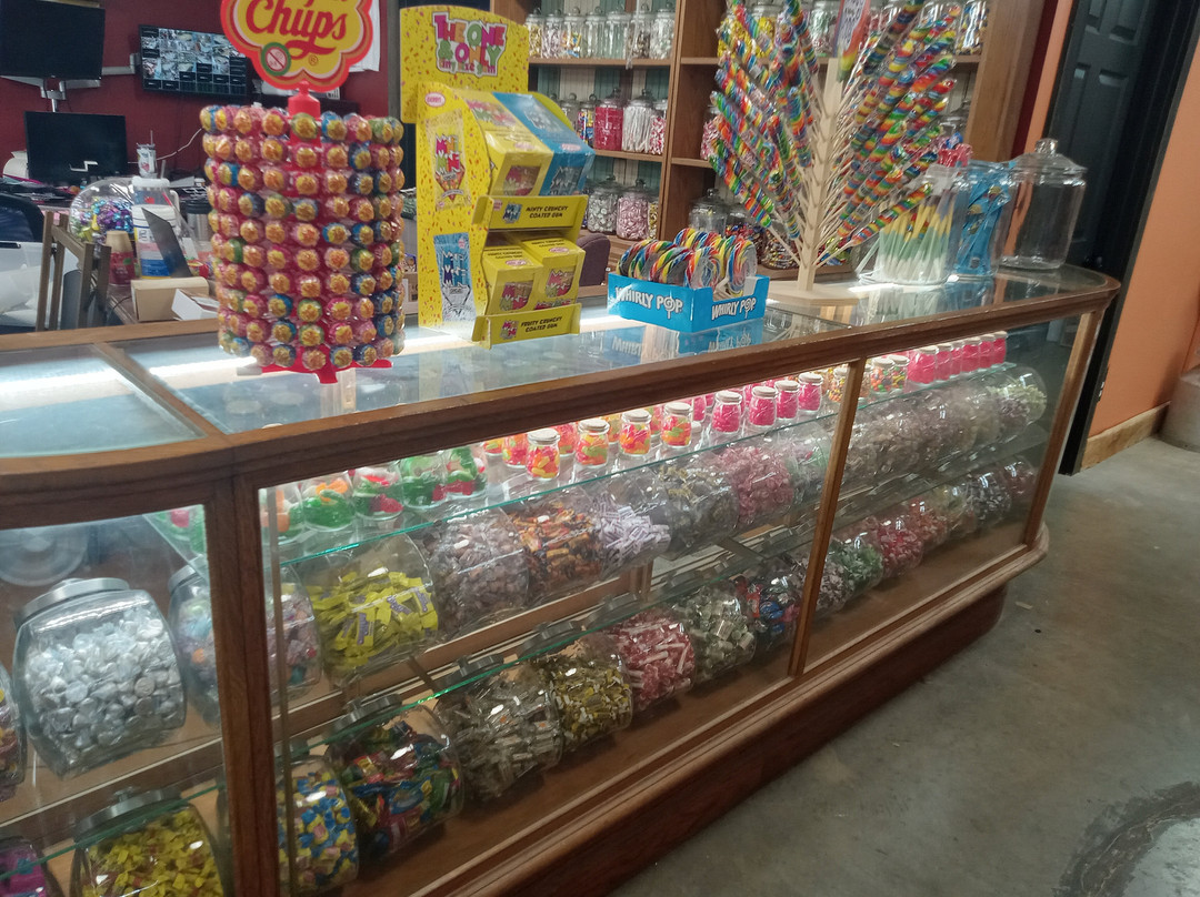 Country Cousins Antique Mall-Bourbon必去景点