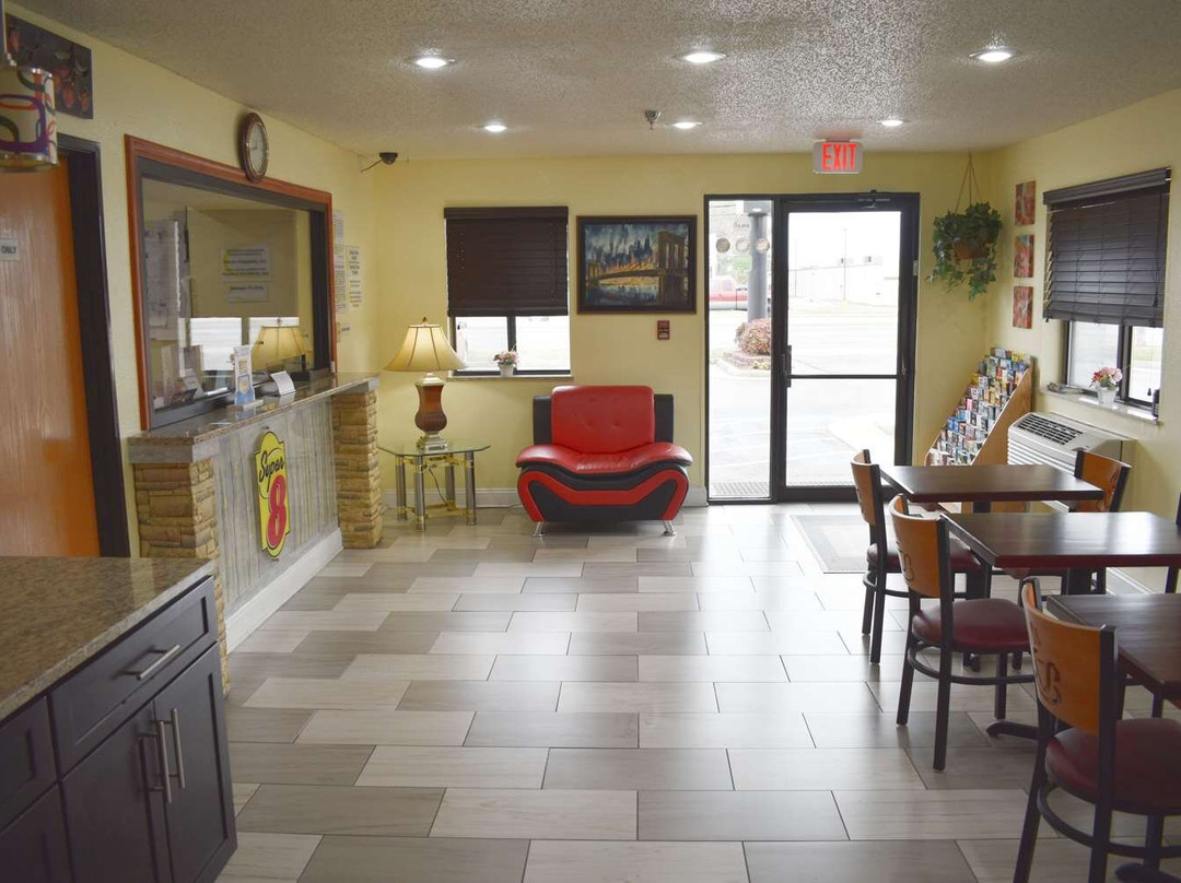 Super 8 by Wyndham Newport News/Jefferson Ave