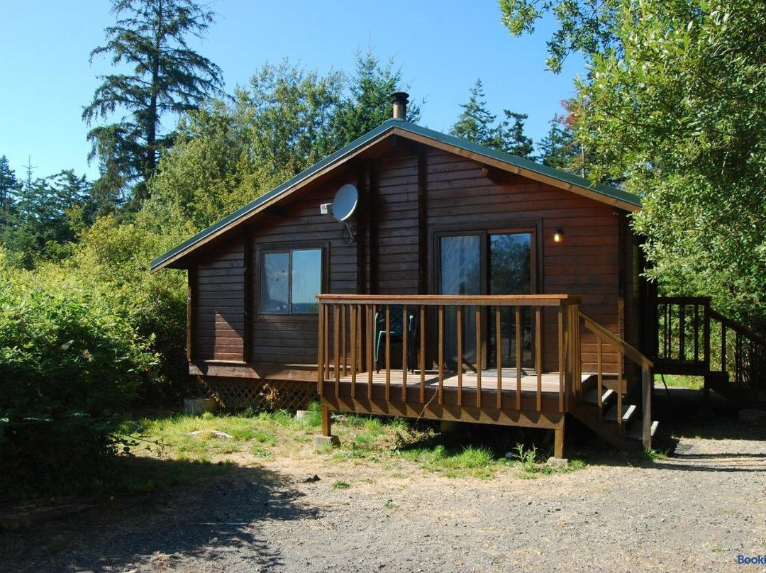 La Conner Camping Resort Beach Cabin 1