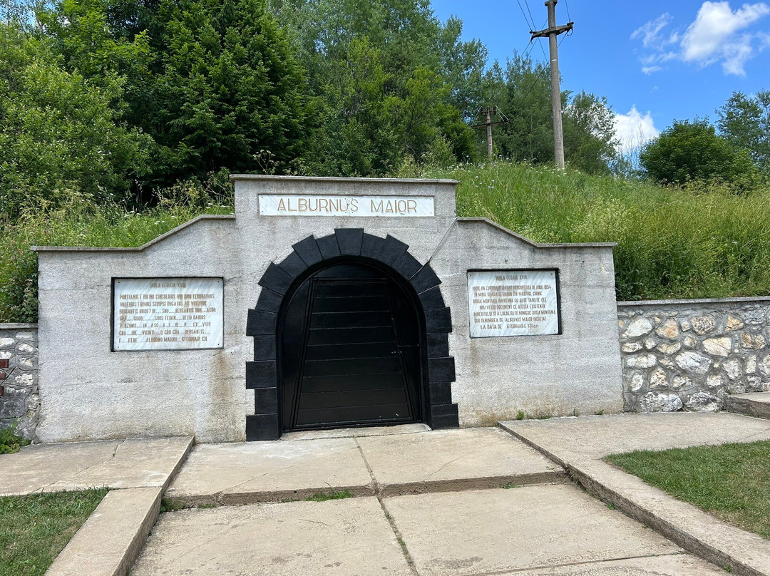 Galeriile Romane Rosia Montana-Rosia Montana必去景点