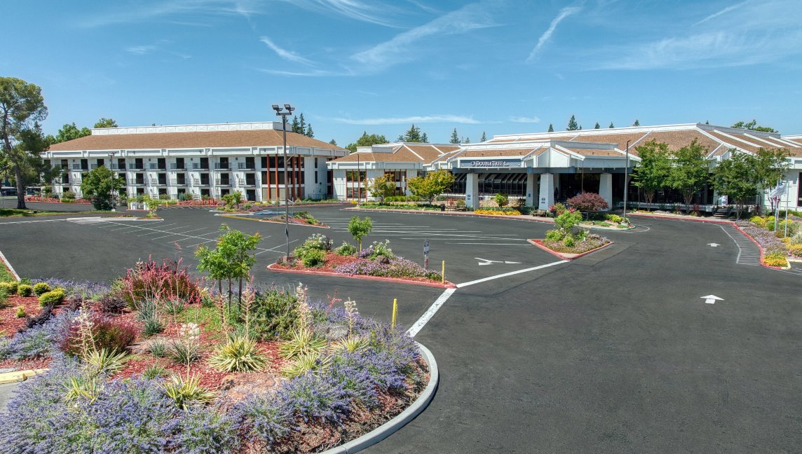 萨克拉门托希尔顿逸林酒店-浴室