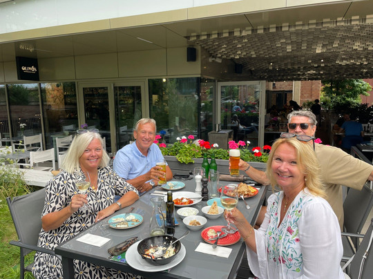 Olivos Cafe & Restaurant