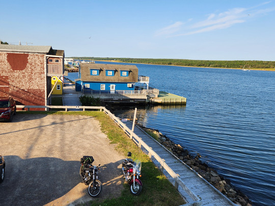 奥贝格湾风套房酒店主图