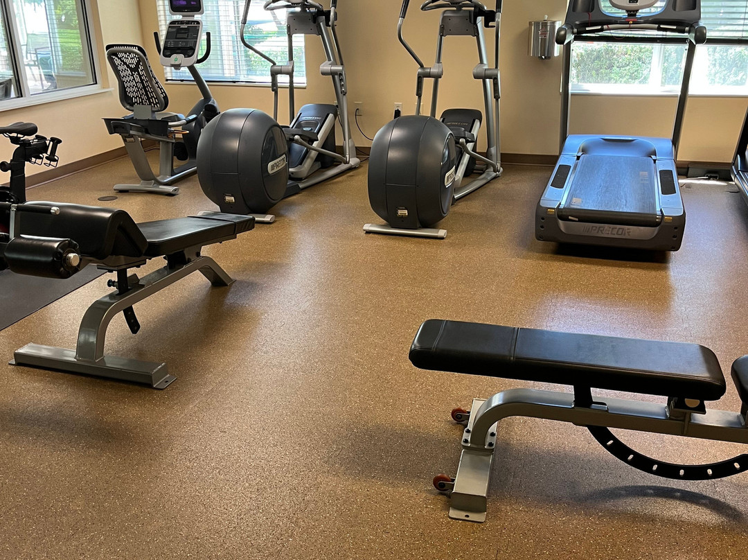 三城/肯纳威克希尔顿花园酒店主图