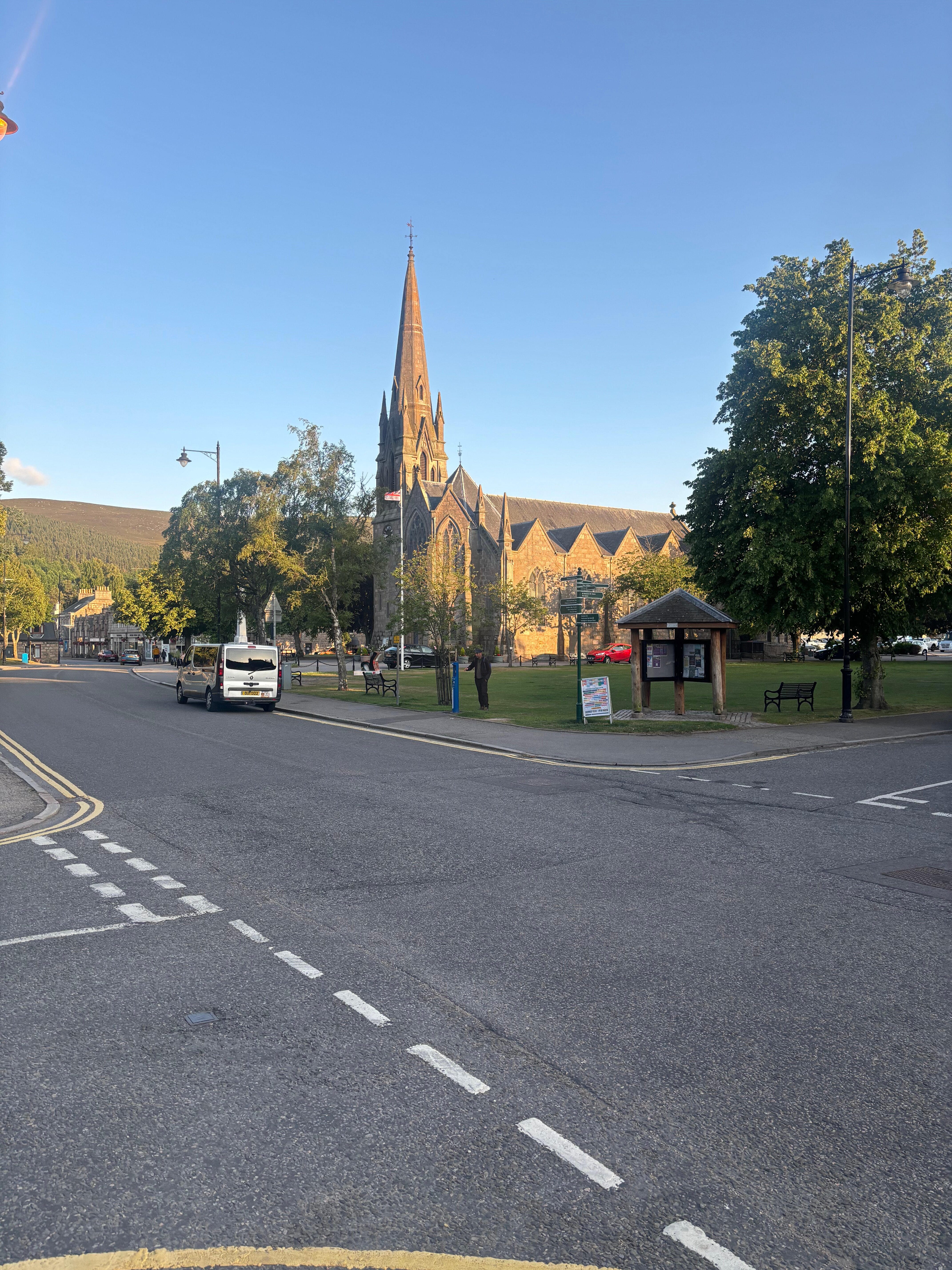 Balmoral Arms-官方