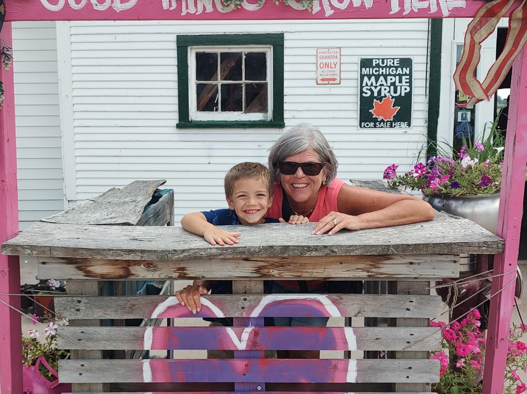 Ed Dunneback & Girls Farm Market-大急流市必去景点