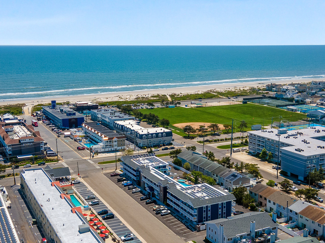 The Beachcomber Resort主图