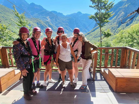 DORIAN DISHA-地拉那必去景点