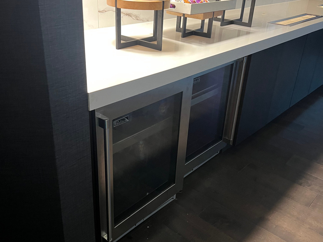 纽瓦克机场万丽酒店主图