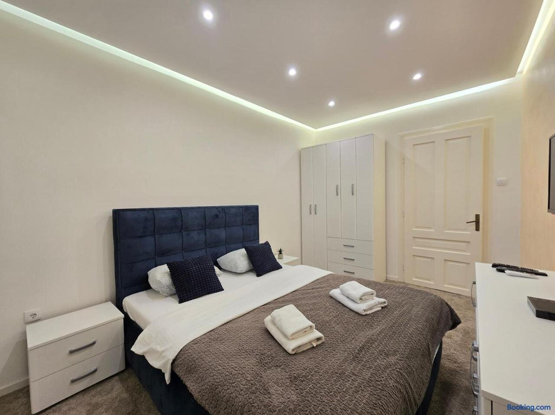 Rosy Apartments