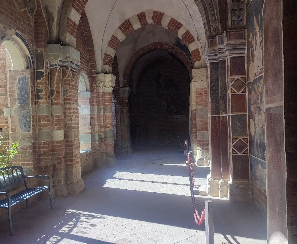 Abbazia di Santa Maria di Vezzolano-Albugnano必去景点