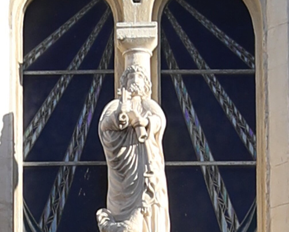 Eglise Saint-Pierre-帕拉瓦莱弗洛必去景点